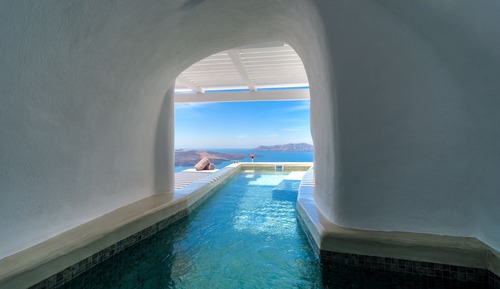 Executive Suite (With Heated Mini Pool)