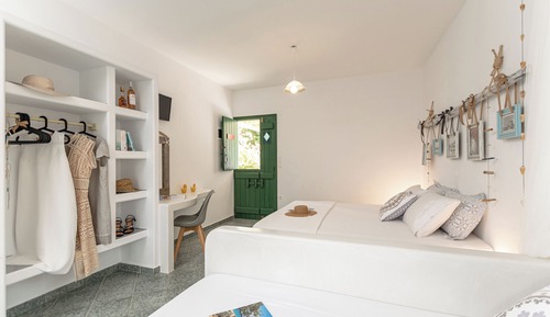 Deluxe Family Studio with Private Terrace Superior Studio