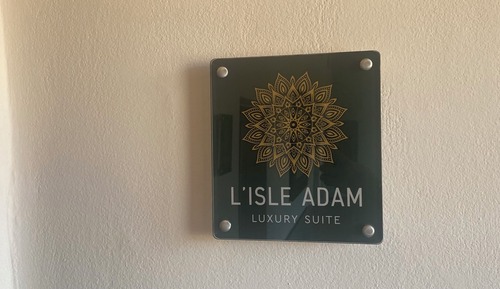 Lisle Adam Luxury Suite 1st floor