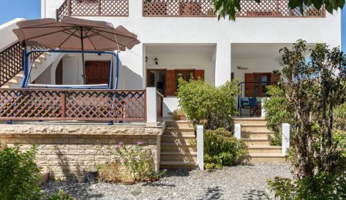 One-Bedroom Apartment with Garden View
