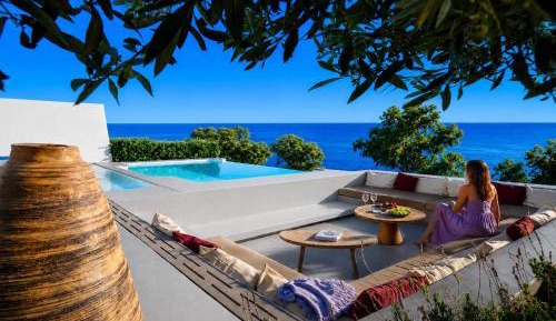 Infinite Horizon Suite with a Private Heated Infinity Pool