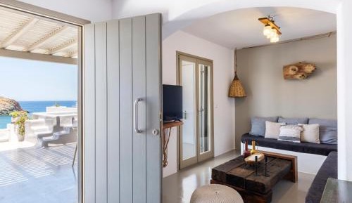 Two-Bedroom Apartment with Balcony and Sea View