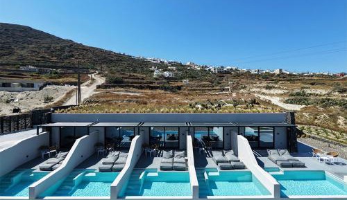 Deluxe Suite with Private Pool