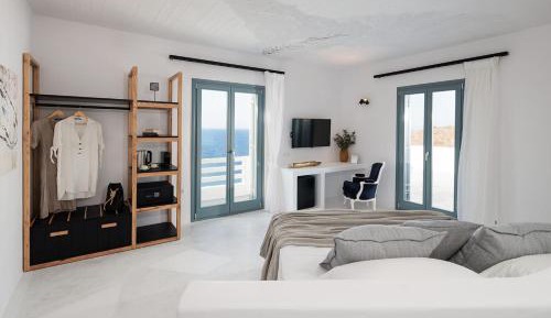 Double Room with Balcony and Sea View