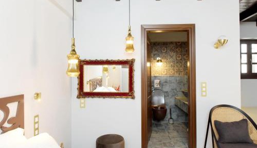 Deluxe King Suite