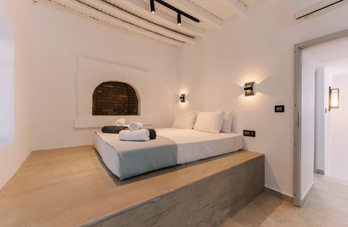 Kalathos House | Kalathos Square Luxury Suites