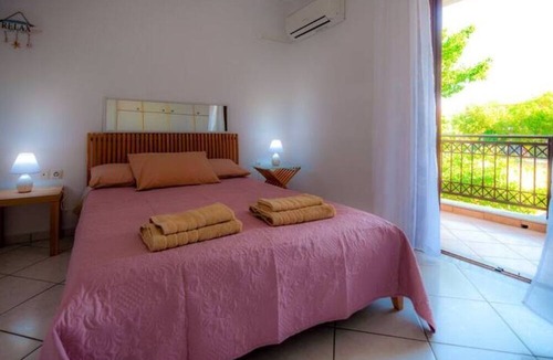 Ireon Apartment | Seaside studio in Ireo with a breathtaking view