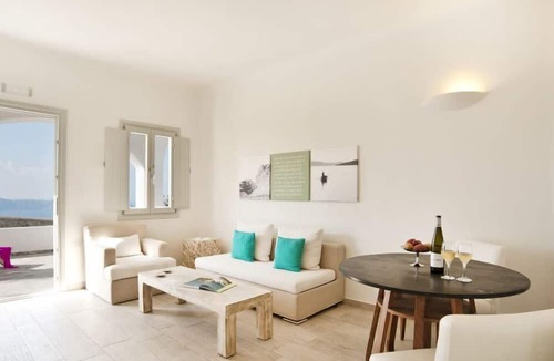 Fira House | Allure Suites