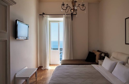 Ermoupoli Hotel | Syrou Melathron
