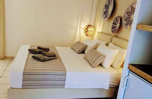 Skiathos Hotel | Villa Karina - Near Achladies Beach