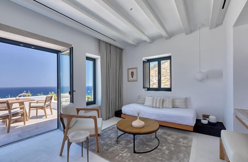 Kamari Hotel | Sandblu Santorini, LXR Hotels & Resorts