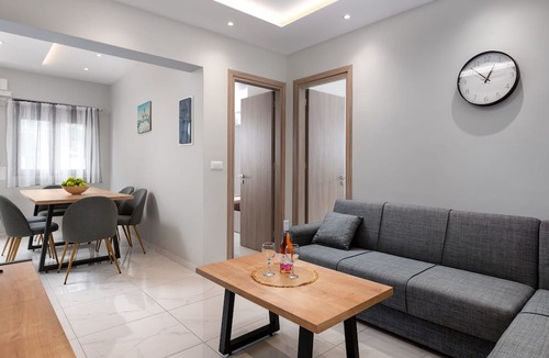 Petaloudes Apartment | Villa Divina