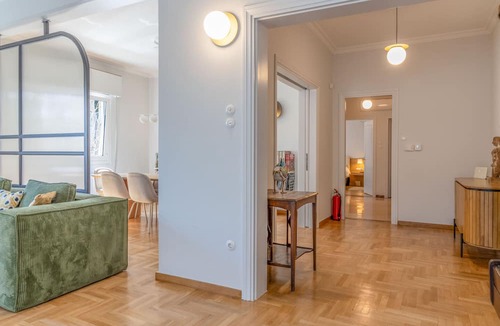 Makrigianni Apartment | Unbeatable Acropolis | Elegant 2-Bedroom Apartment on Areopagitou