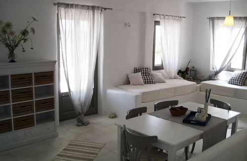 Santa Maria Villa | Aeraki Villas