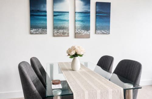 Sydney Olympic Park Apartment | Luxury 2BR Apartment, Free Parking, Walk to Qudos & Accor