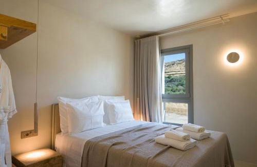 Tinos Town Hotel | Lithos Luxury Suites