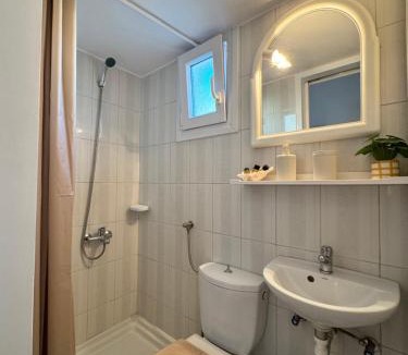 Panteli Apartment | Bougainvillea Nest Panteli, Leros