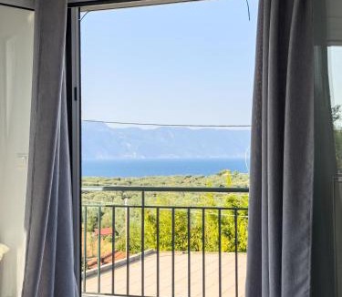 Arkitsa Apartment | Modern Sea View Apartment - Arkitsa Rentals