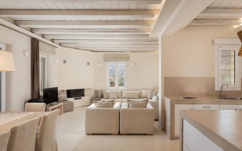 Ydrousa Villa | Andros Royal Villa