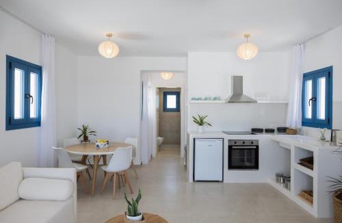Kamari Apartment | White wave houses