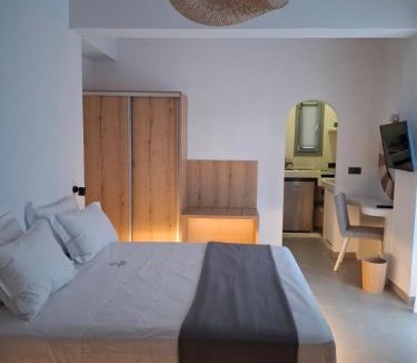 Kamari Apartment | Aenaon Blue