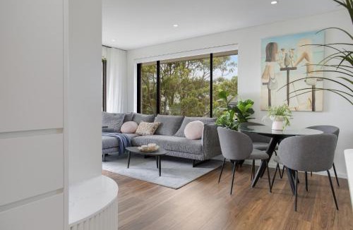 Freshwater Apartment | North-East Facing Modern 2-bed Apartment