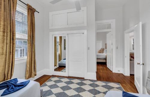 Uptown Historic District Apartment | Bright Uptown home w gated parking