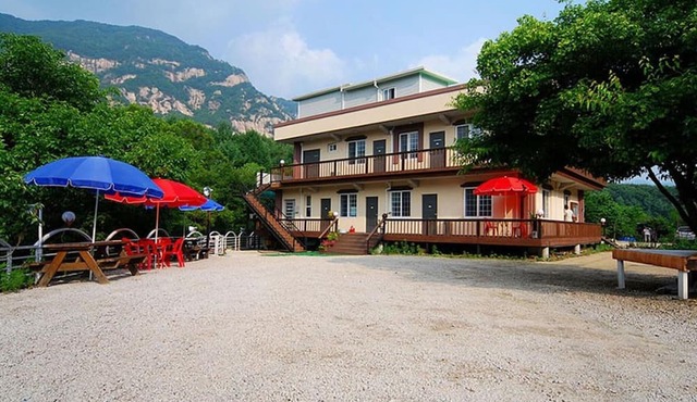 Pocheon Yeohaeng Sketch Pension