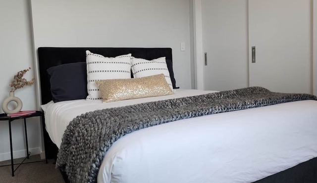 Enfield Lux- Brand New Apartment
