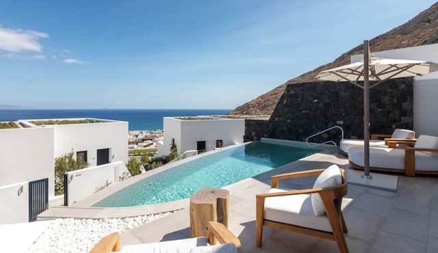 Sandblu Santorini, LXR Hotels & Resorts