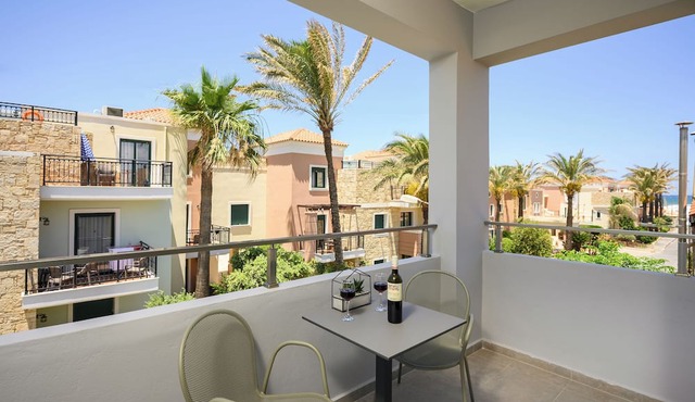 Luxury Suites | Modern Athina Suites In Platanias with Pool