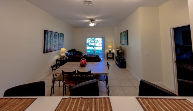 Spacious Ground Floor 3BR Bahama Bay Resort: Near Disney!