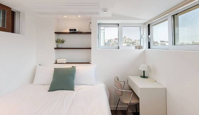 Stay Pachira 5F | Entire Floor | 2 Min to Itaewon | Elevator | 9 Guests