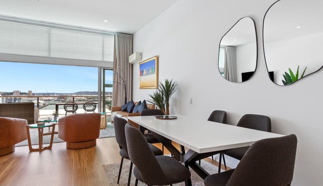 Harbour View 3-Bedroom on Iconic Princes Wharf