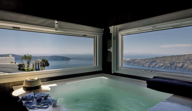 Honeymoon Suite with Jacuzzi Nea Premium Residences