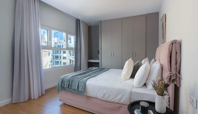 Monastiraki Living: 2BR Flat