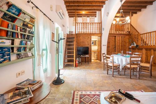 Fedra's Traditional House