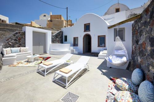 Finikia -Foinikia - Luxury Cave - A Wonderful 2 Bedroom Villa - Hot Tub