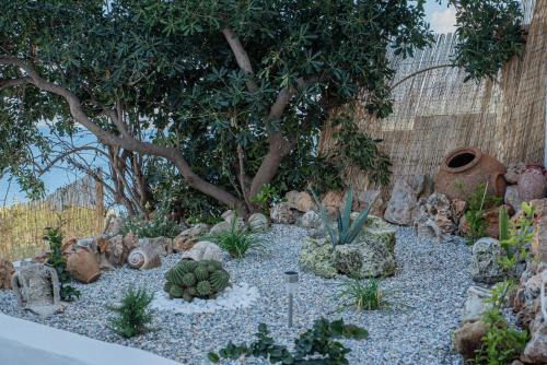 Mikaki Holiday Home